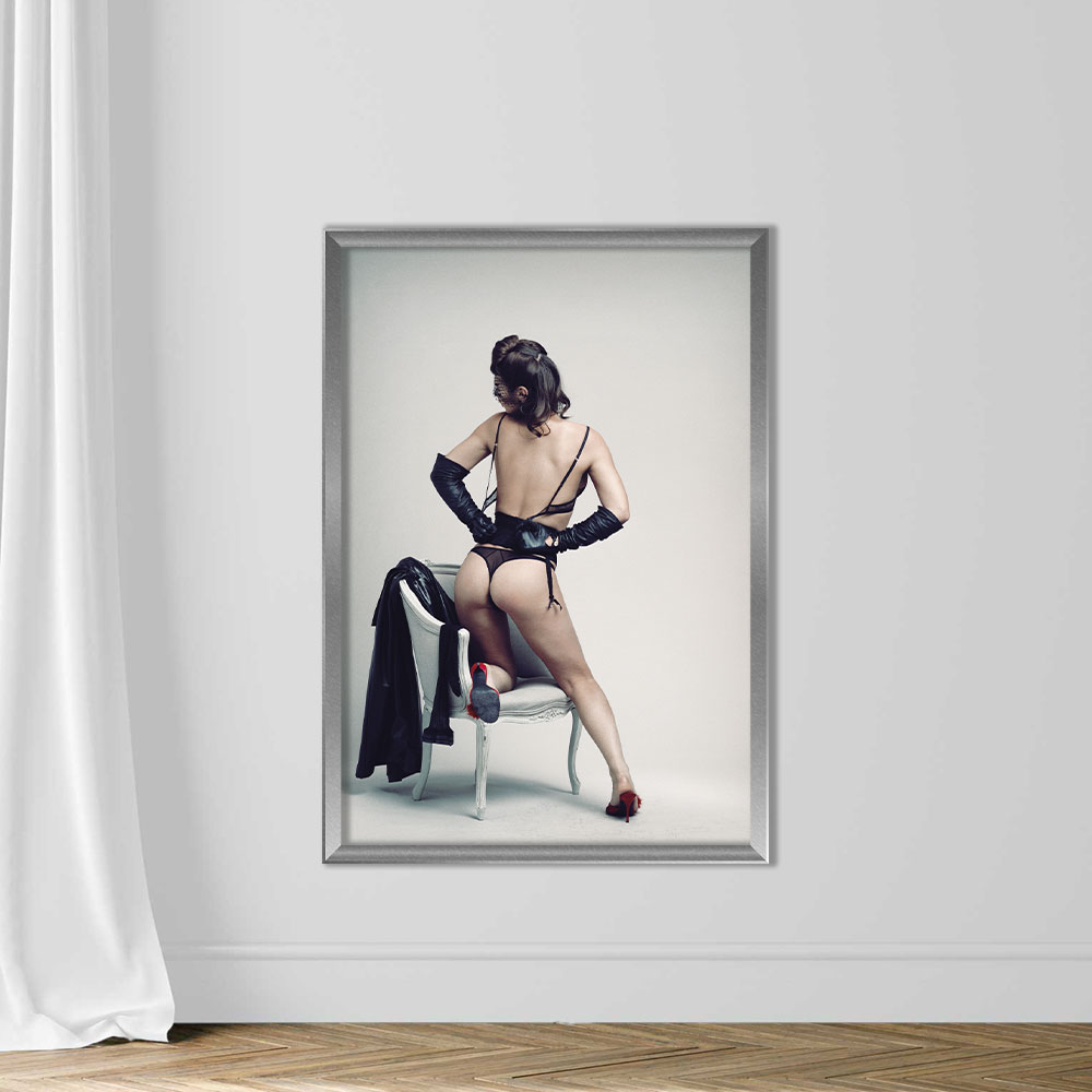 Burlesque Performer - Image 4
