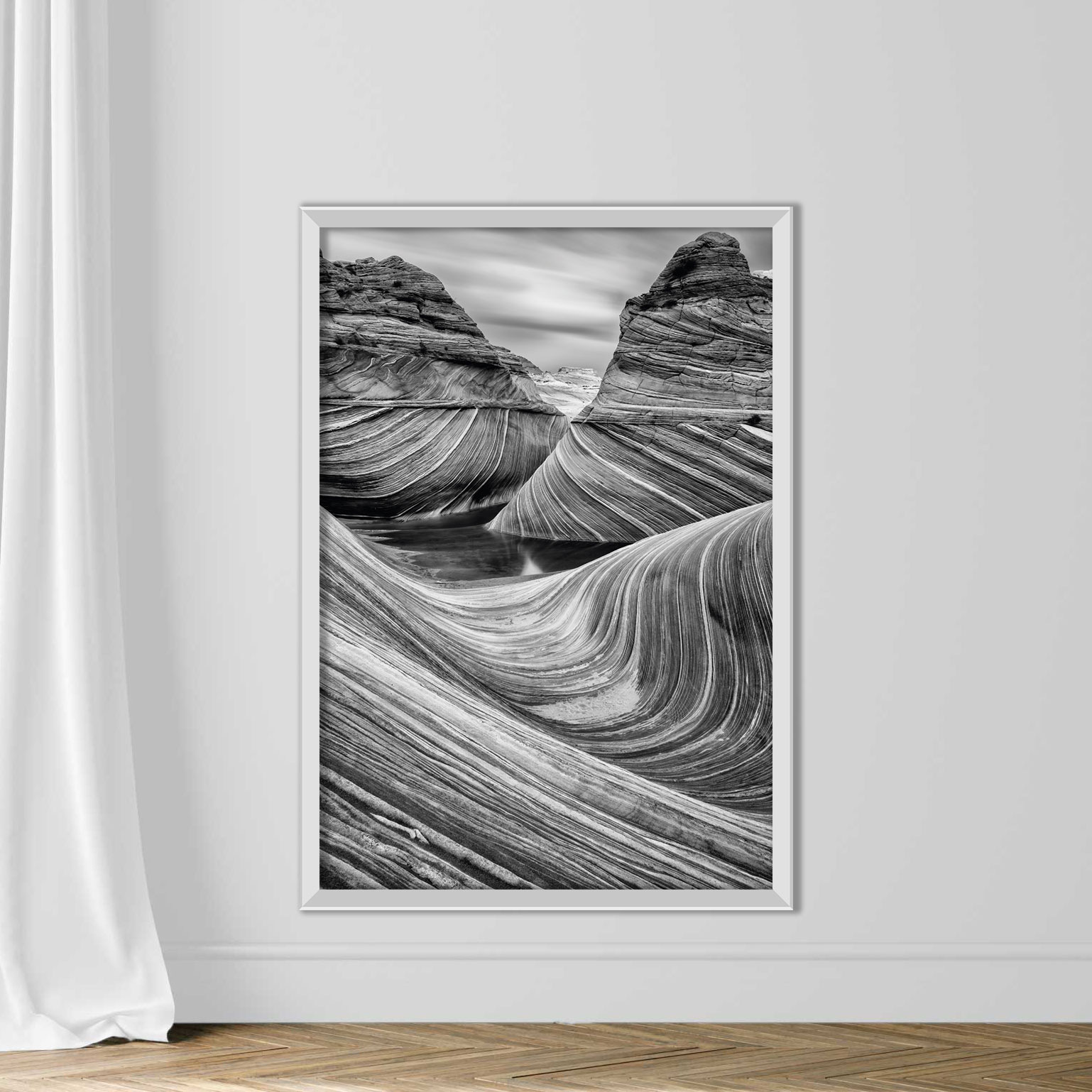 The Wave in Black and White - Image 6