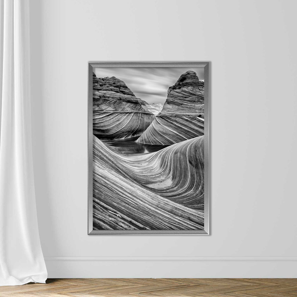 The Wave in Black and White - Image 4